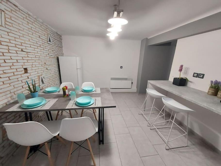 Anastasia'S Apartment With Yard Афины Экстерьер фото